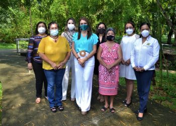 ROSY URBINA FELICITA A LAS MADRES DE TAPACHULA