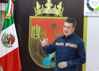 Rutilio Escandón felicita y reconoce a las madres chiapanecas, en su día