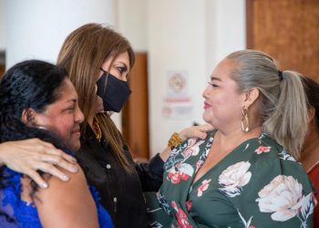 LAS MUJERES, PILARES DE LA SOCIEDAD Y FACTOR DE DESARROLLO Y PROGRESO: ROSY URBINA