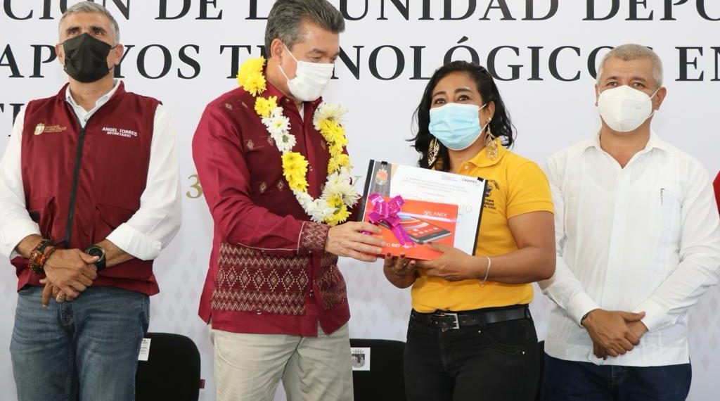 Inaugura Rutilio Escandón la reconstrucción de la Unidad Deportiva de Motozintla