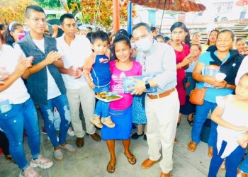 El H. Ayuntamiento Municipal de Unión Juárez, festejó a las Mamás del ejido Once de Abril.