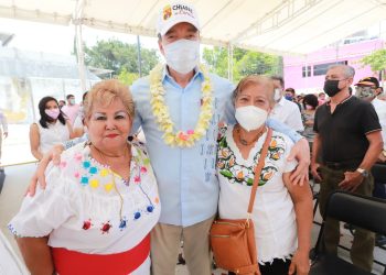 Entrega Rutilio Escandón más calles pavimentadas en colonias de Tuxtla Gutiérrez