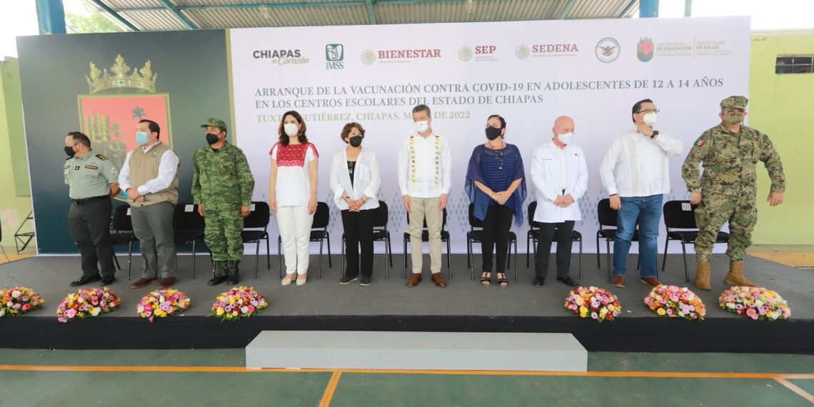 Arrancan Rutilio Escandón y Delfina Gómez la vacunación para adolescentes de 12 a 14 años en centros escolares