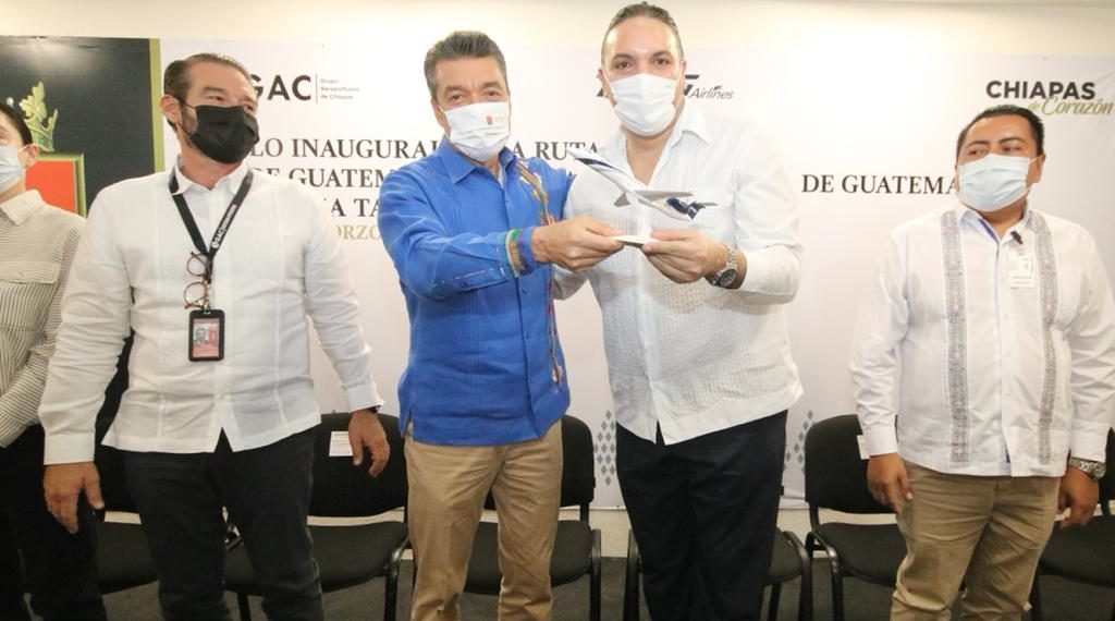 Rutilio Escandón inaugura la ruta aérea Guatemala-Tuxtla-Guatemala, operada por TAG Airlines