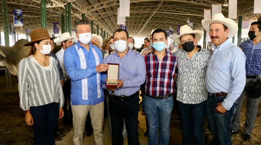 Inaugura Rutilio Escandón Exposición Nacional de Razas de Origen Indiano y Expo Ganadera Regional de Tapachula