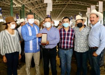 Inaugura Rutilio Escandón Exposición Nacional de Razas de Origen Indiano y Expo Ganadera Regional de Tapachula