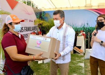Rutilio Escandón arranca Proyectos de Huertos Familiares Comunitarios y Enseres Domésticos 2022, desde Tonalá