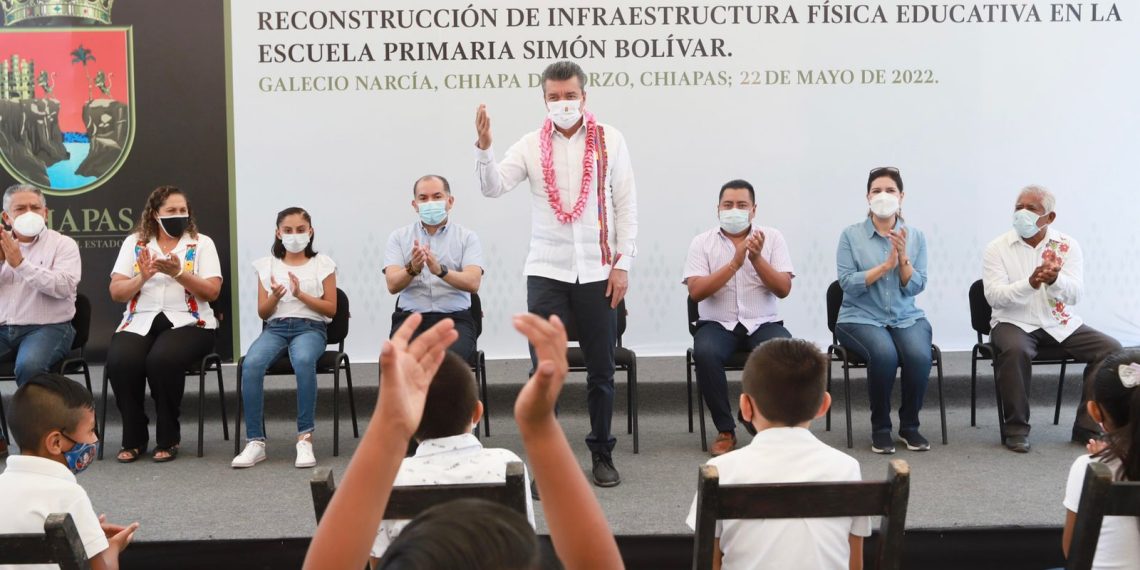 Rutilio Escandón inaugura obras en la Primaria “Simón Bolívar”, de Chiapa de Corzo
