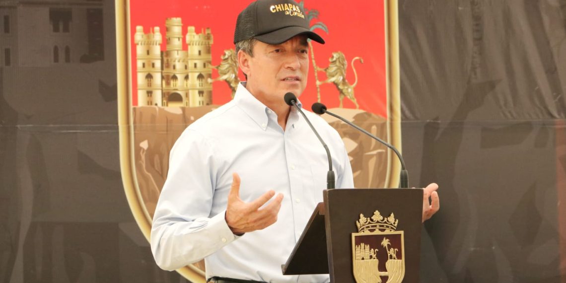 Rutilio Escandón abandera a 153 atletas participantes de Juegos Nacionales Conade y de primera fuerza