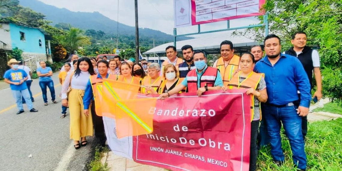 Banderazo de inicio de obra “Rehabilitación del Andador Urbano”, en el ejido La Trinidad