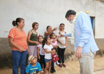 En El Parral, Rutilio Escandón entrega rehabilitación de la Unidad Deportiva y vialidades