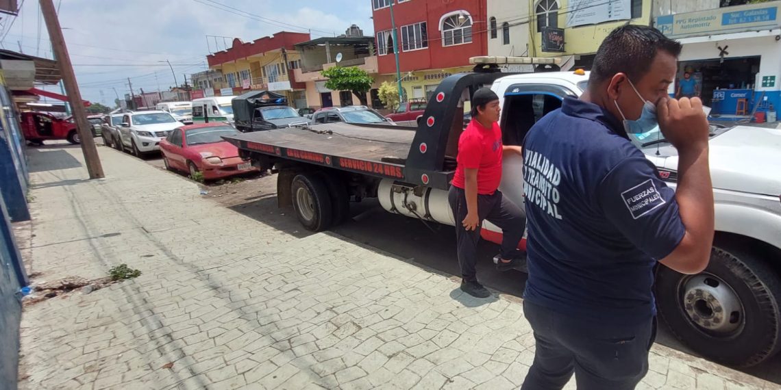 Vialidad municipal iniciará operativo contra vehículos abandonados y chatarras en la vía pública