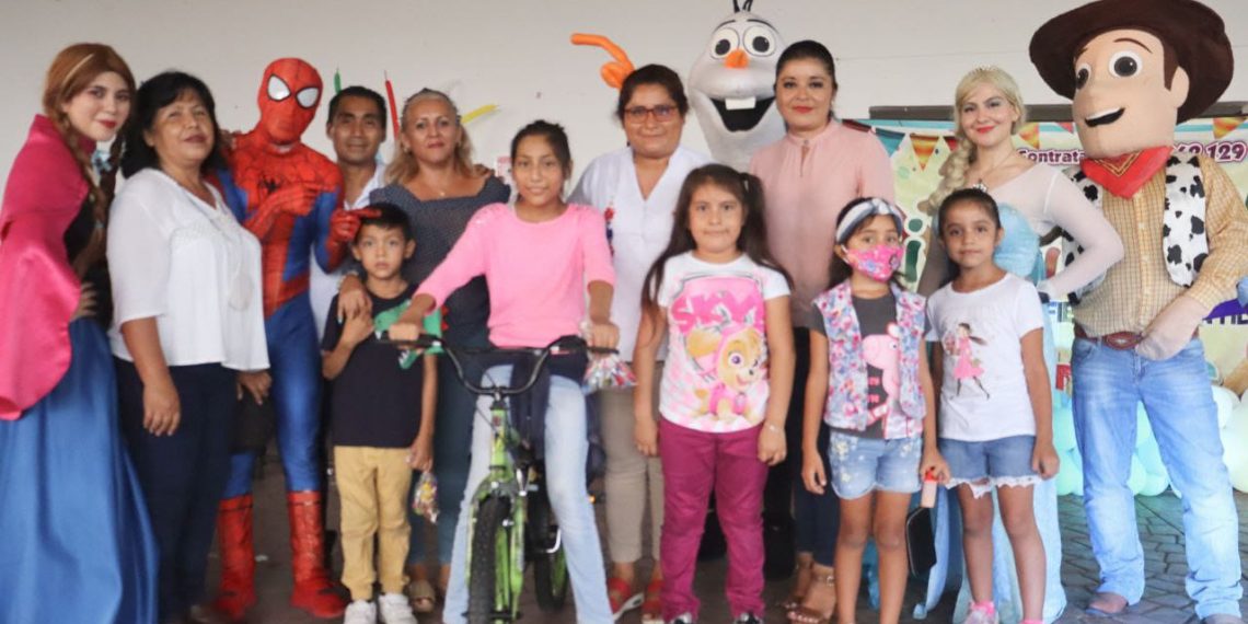 Magia y diversión durante los festejos del Día del Niño y la Niña en Tuxtla Chico.