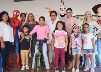Magia y diversión durante los festejos del Día del Niño y la Niña en Tuxtla Chico.