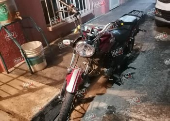 Abandonan motocicleta en Huixtla.
