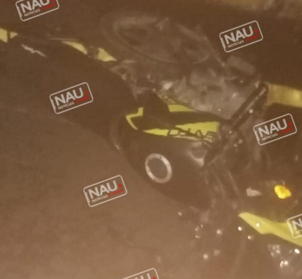 Muere una persona al ser atropellado en la motocicleta en que se desplazaba.