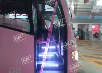 Muere de un paro cardíaco en el interior de un autobús.