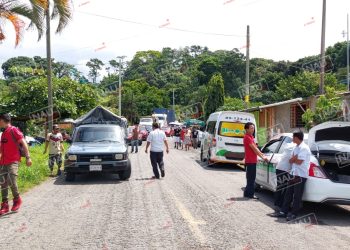 Bloquean carretera en Tapachula piden devolver unidades piratas aseguradas por SMyT