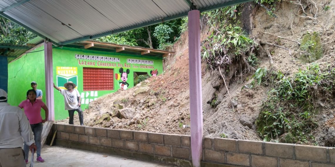 ORDENA ROSY URBINA ATENCIÓN A KINDER AFECTADO POR DERRUMBE EN LA ZONA ALTA DE TAPACHULA