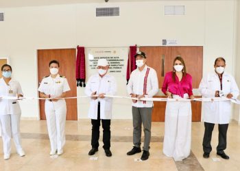 Rutilio Escandón pone en marcha la Unidad de Hemodiálisis del Hospital General de Tapachula