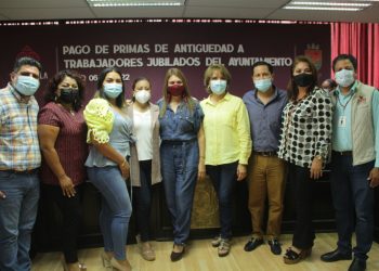 EMPLEADOS JUBILADOS DEL AYUNTAMIENTO DE TAPACHULA RECIBIERON PRIMA DE ANTIGÜEDAD