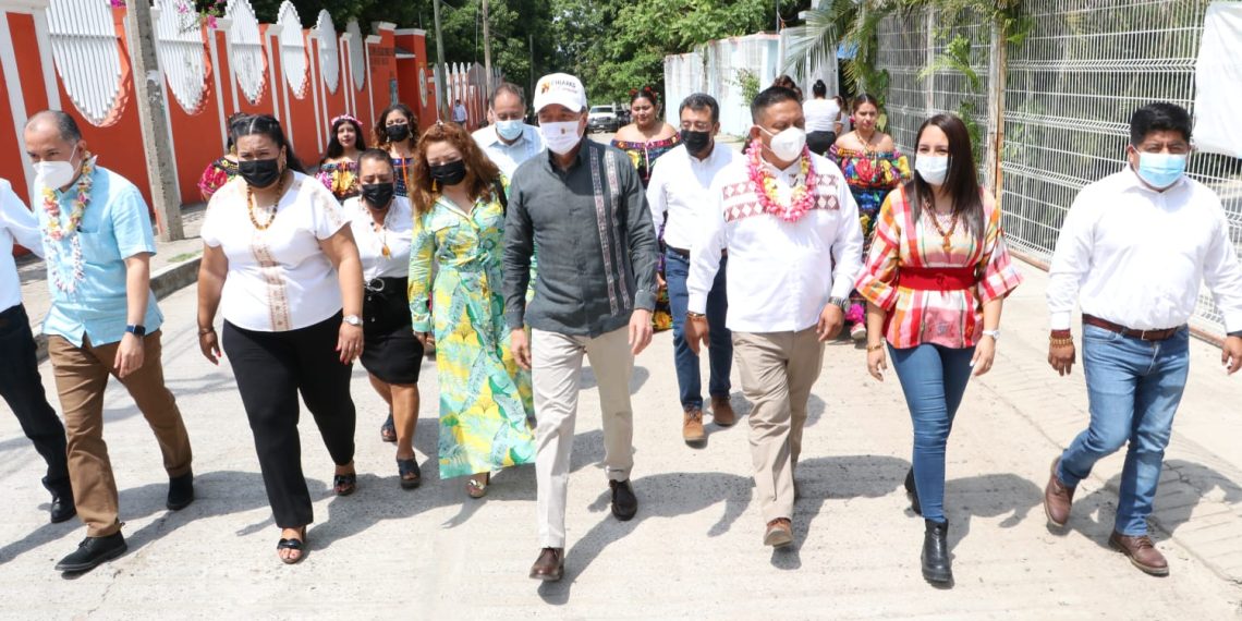 Beneficia Rutilio Escandón a familias dedicadas al campo en Chiapilla, San Lucas y Totolapa