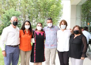 Asiste Rutilio Escandón a toma de protesta del Consejo Directivo de la AMMJE Tuxtla Gutiérrez