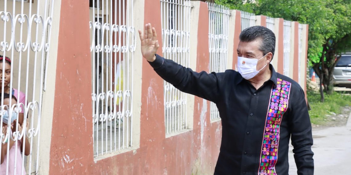 En Totolapa, inaugura Rutilio Escandón obras de infraestructura vial y de esparcimiento