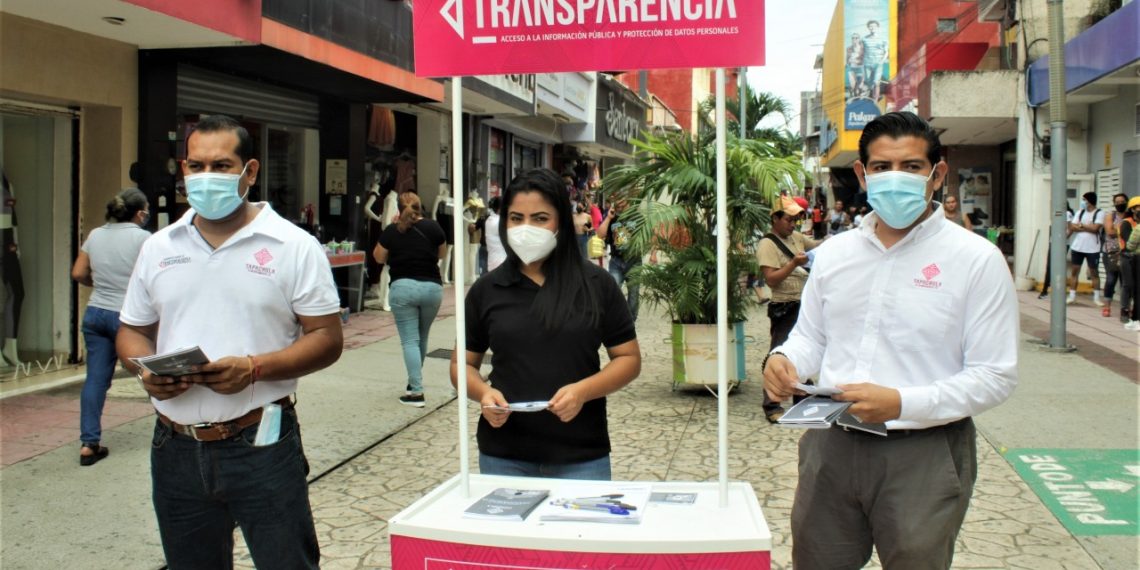 INSTALAN MÓDULO ITINERANTE DE TRANSPARENCIA EN PARQUE BENITO JUÁREZ DE TAPACHULA
