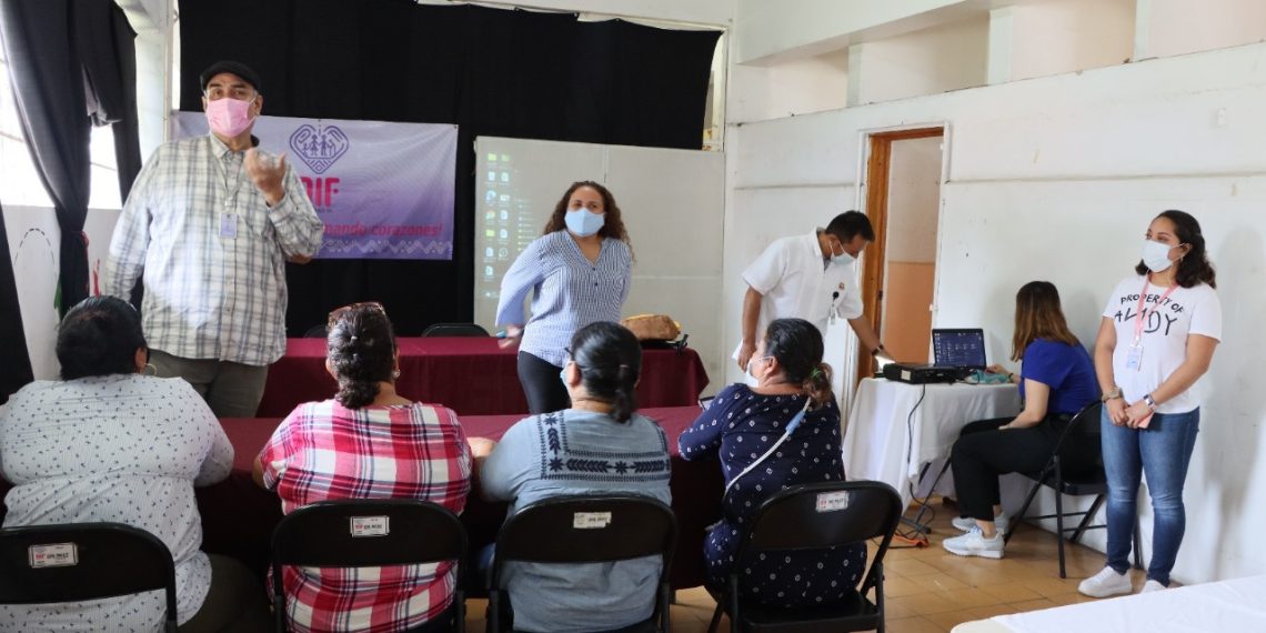 SDIF TAPACHULA Y CIJ IMPARTEN CURSO-TALLER A PERSONAL DE CENTROS DE ASISTENCIA SOCIAL.