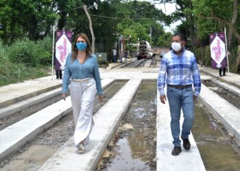 AVANZA CONSTRUCCIÓN DE CALLES DE PAVIMENTO MIXTO EN COLONIAS DE TAPACHULA