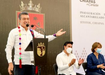 En Jitotol, Rutilio Escandón inaugura Sistema de Agua Potable y Alcantarillado Sanitario
