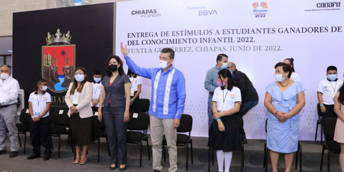 Premia Rutilio Escandón a 87 estudiantes ganadores de la Olimpiada del Conocimiento Infantil 2022