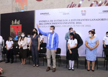 Premia Rutilio Escandón a 87 estudiantes ganadores de la Olimpiada del Conocimiento Infantil 2022