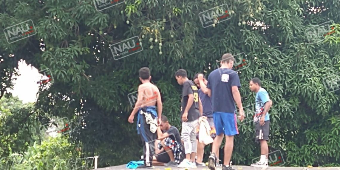 Se amotinan en la estación siglo XXI 15 migrantes venezolanos.