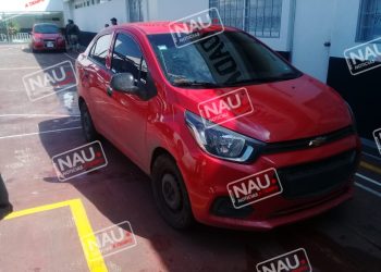 Abandonan vehículo en El Paraje.