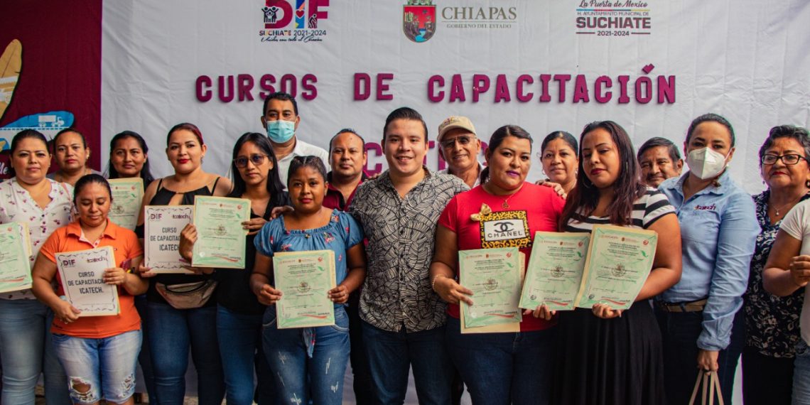 DIF SUCHIATE E ICATECH, ENTREGAN CONSTANCIAS DE CAPACITACIÓN DEL PROGRAMA “APRENDE Y EMPRENDE”.