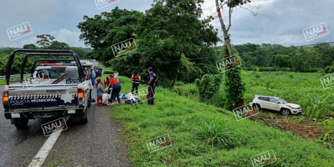 Dos lesionados deja accidente en la carretera costera.