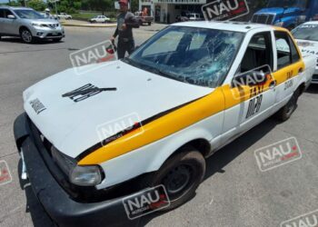 Repartidor de mandaditos es atropellado por taxista.