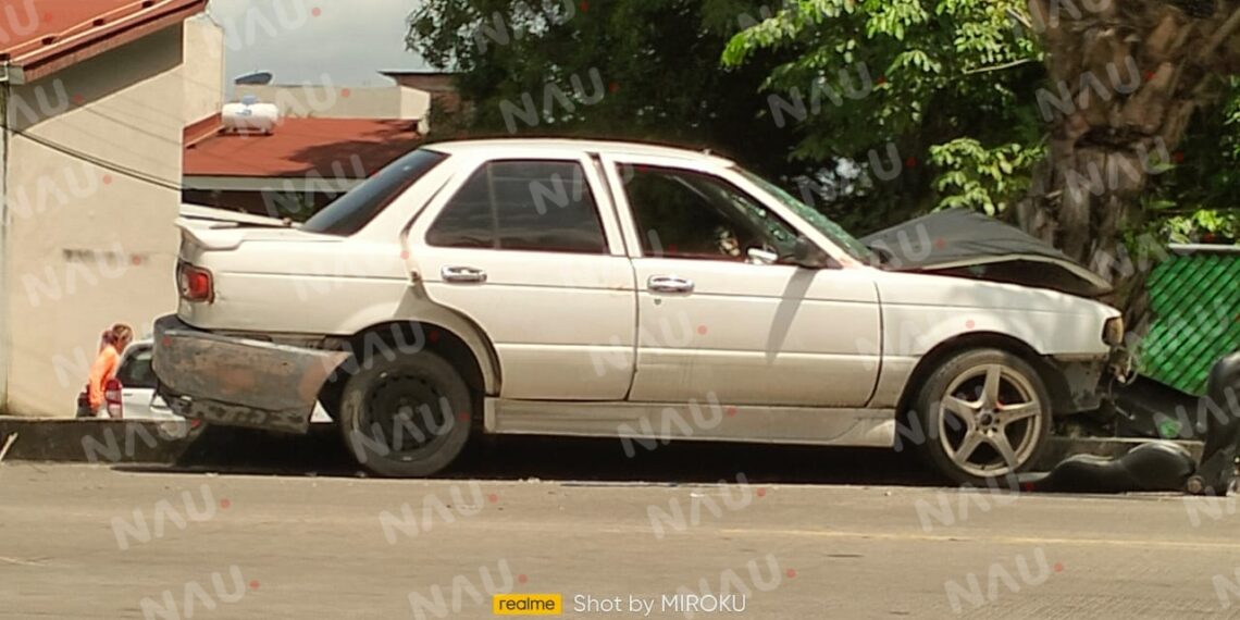 Dos lesionados deja accidente en la central oriente, frente a Bodega Aurrera El Patio
