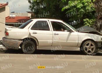 Dos lesionados deja accidente en la central oriente, frente a Bodega Aurrera El Patio