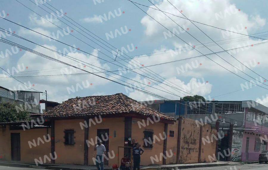 Embisten a motociclista