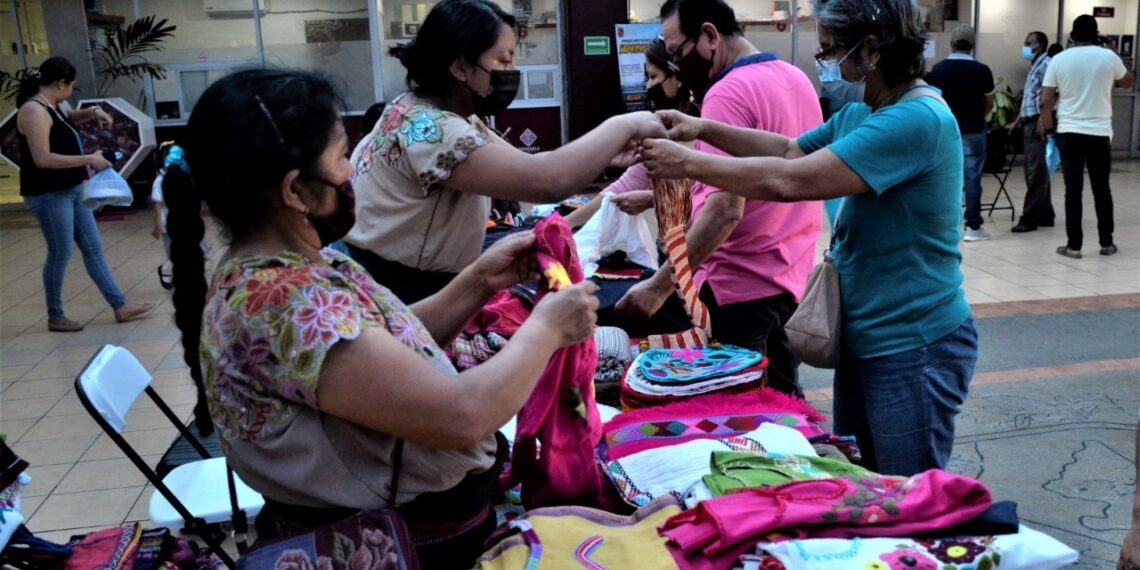 INVITAN A LA EXPO VENTA TEXTILES DE ZINACANTÁN EN PALACIO MUNICIPAL DE TAPACHULA