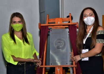 EL SAT CONTRIBUYE A LA TRANSFORMACIÓN DEL PAÍS: ROSY URBINA