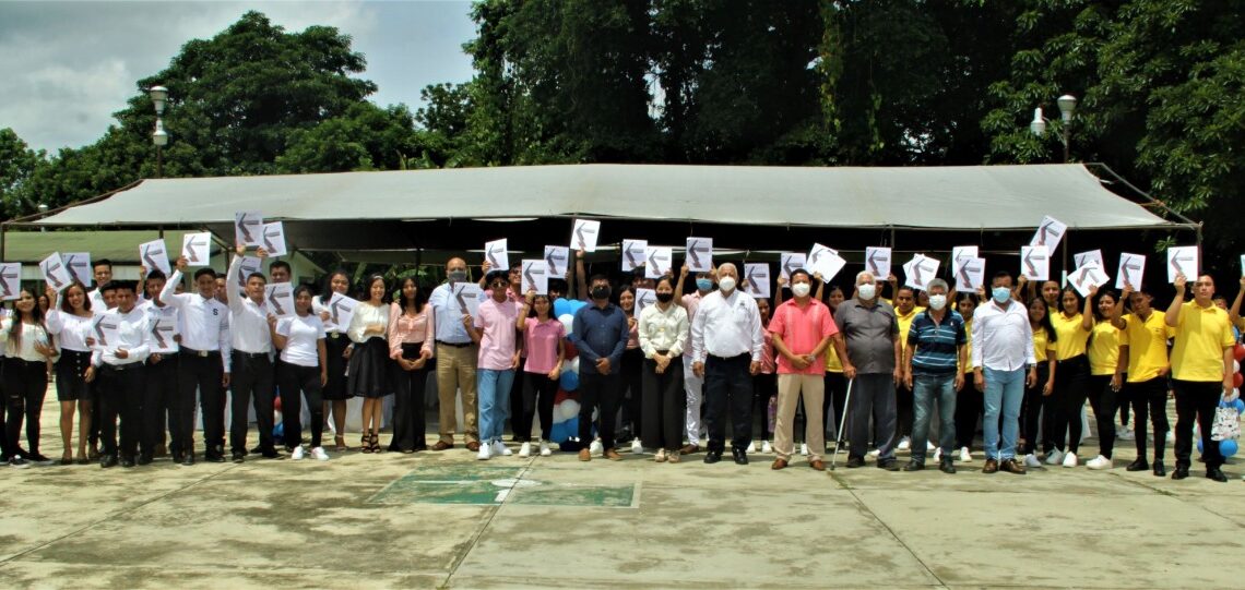 AYUNTAMIENTO DE TAPACHULA RECONOCE AL COBACH POR SU COMPROMISO CON LA JUVENTUD
