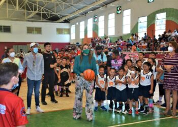 INAUGURA ROSY URBINA TORNEO DE LA LIGA MUNICIPAL INFANTIL DE BASQUETBOL