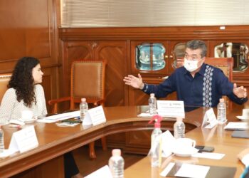 Rutilio Escandón y Luisa María Acalde evalúan avances de la nueva Reforma Laboral en Chiapas