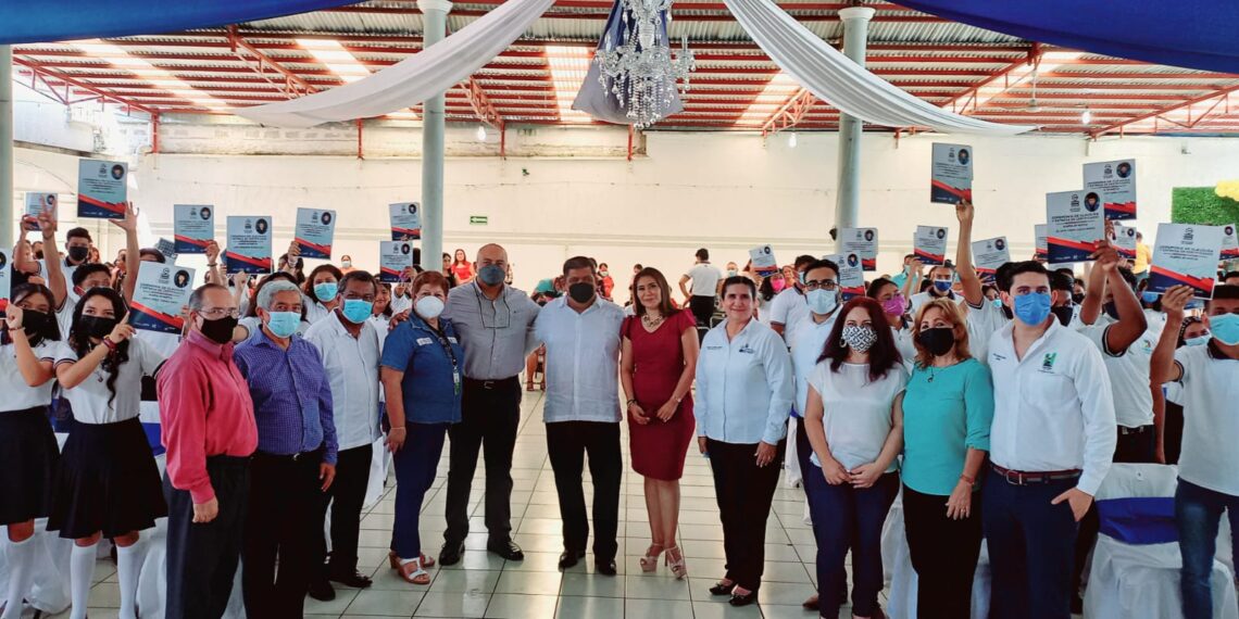 El Colegio de Bachilleres de Chiapas Plantel 251 Huixtla realizó el acto de clausura del fin de cursos