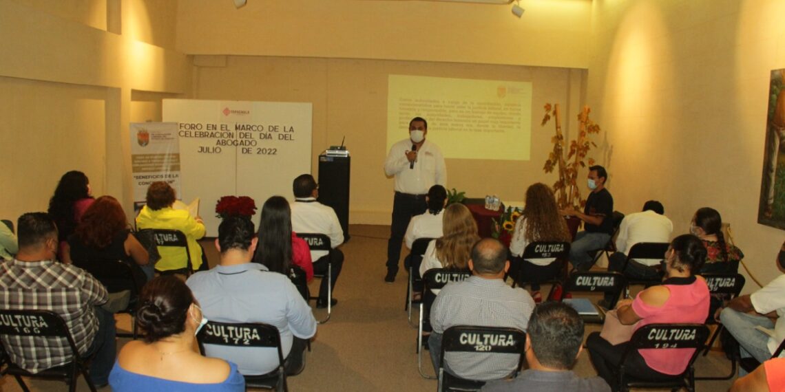 CULMINA FORO EN EL MARCO DE LA CELEBRACIÓN DEL “DÍA DEL ABOGADO” EN TAPACHULA