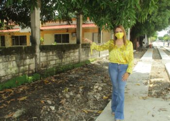 CONSTRUCCIÓN DE CALLES EN TAPACHULA AVANZA PARA BENEFICIO DE LOS CIUDADANOS: ROSY URBINA